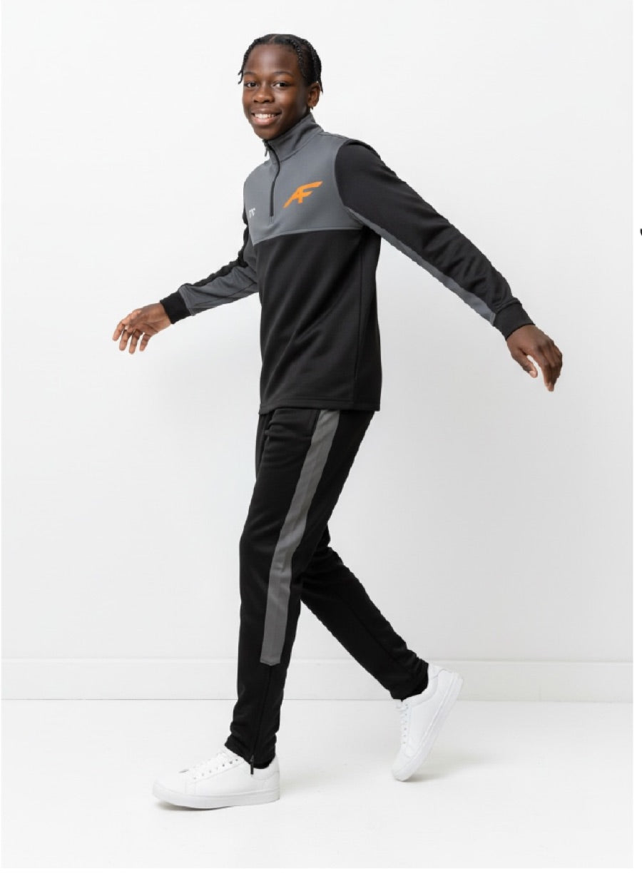Junior 1/4 Zip Team Top, Black and Grey | AF (model, depiction)